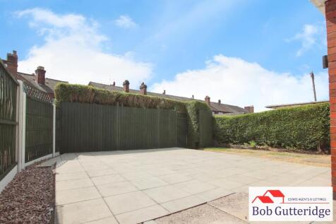 ENCLOSED REAR GARDEN