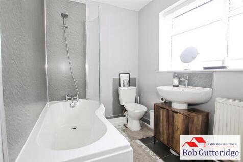 GROUND FLOOR BATHROOM