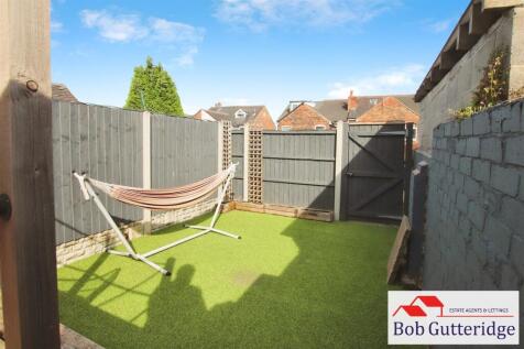 ENCLOSED REAR YARD