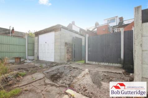 ENCLOSED REAR YARD