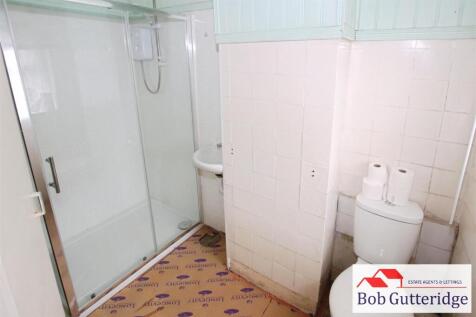 FIRST FLOOR SHOWER ROOM