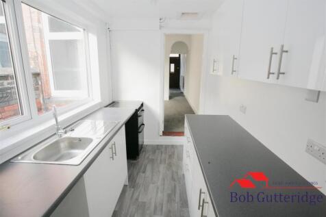 FITTED KITCHEN