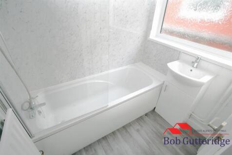 BATHROOM/WC