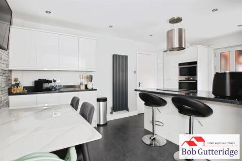 FITTED KITCHEN / DINING ROOM
