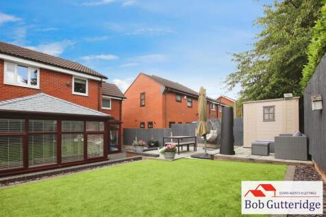 ENCLOSED REAR GARDEN