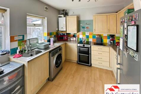 FITTED KITCHEN / DINING ROOM