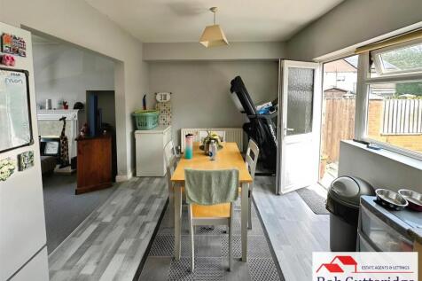 FITTED KITCHEN / DINING ROOM
