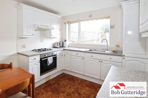 FITTED KITCHEN / DINER