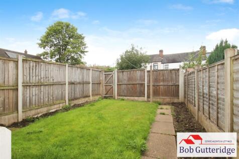 ENCLOSED REAR GARDEN
