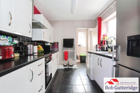 FITTED KITCHEN