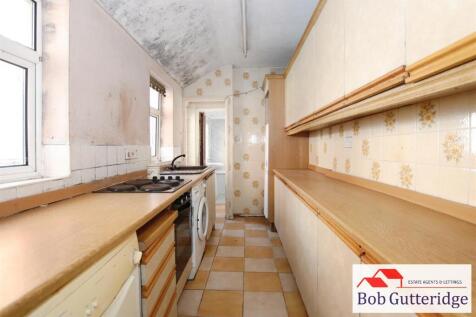 FITTED KITCHEN