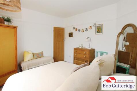 BEDROOM TWO (REAR)