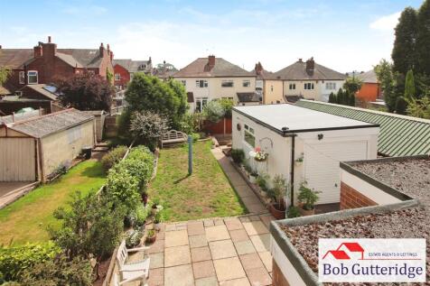 ENCLOSED REAR GARDEN