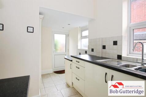 FITTED KITCHEN