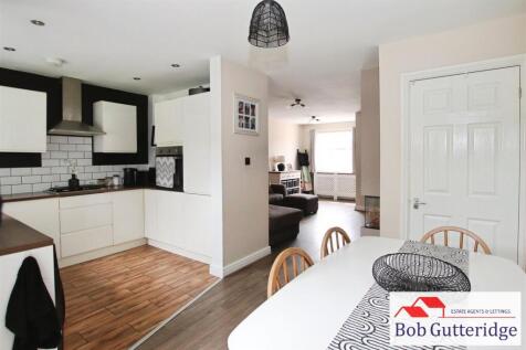 FITTED KITCHEN / DINING ROOM