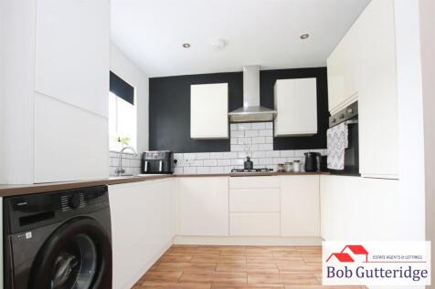 FITTED KITCHEN / DINING ROOM