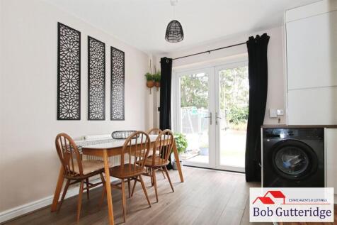 FITTED KITCHEN / DINING ROOM