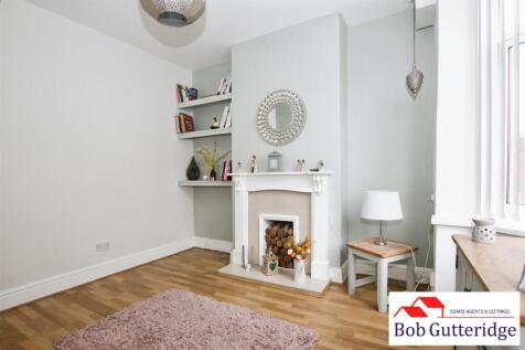 BAY FRONTED SITTING ROOM