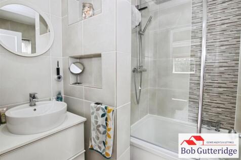 LUXURY FIRST FLOOR BATHROOM