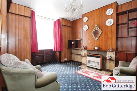 BAY FRONTED LOUNGE