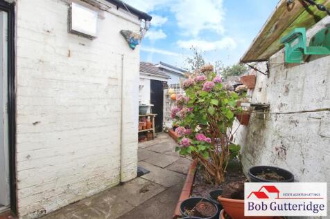 ENCLOSED REAR YARD