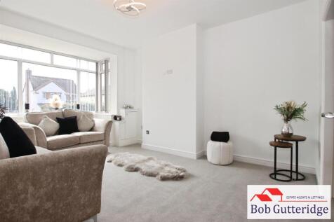 BAY FRONTED LOUNGE