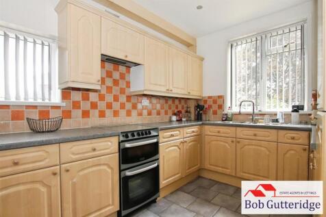 FITTED KITCHEN