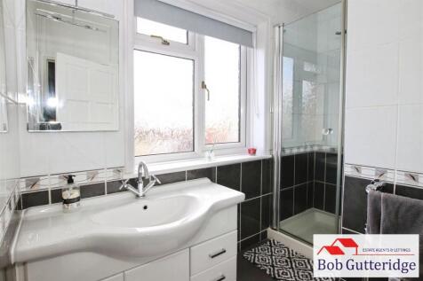 FIRST FLOOR SHOWER ROOM