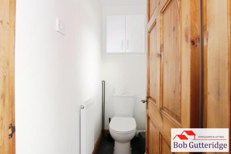 FIRST FLOOR SEPARATE WC