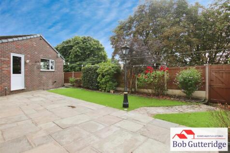 ENCLOSED REAR GARDEN
