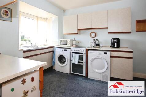 FITTED KITCHEN / DINING ROOM