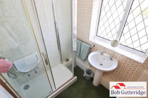 FIRST FLOOR SHOWER ROOM