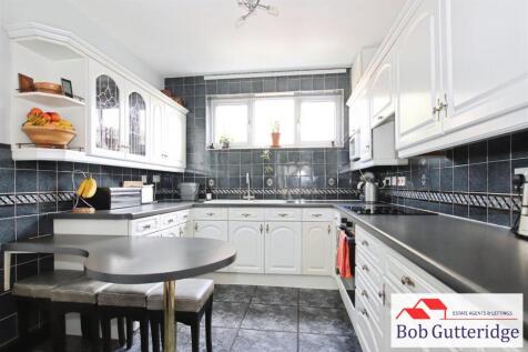 FITTED KITCHEN / BREAKFAST ROOM