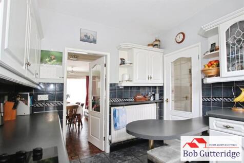 FITTED KITCHEN / BREAKFAST ROOM