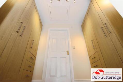 WALK IN WARDROBE