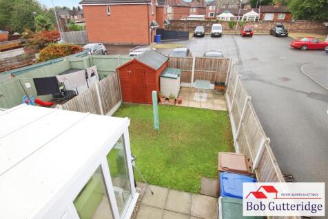 ENCLOSED REAR GARDEN