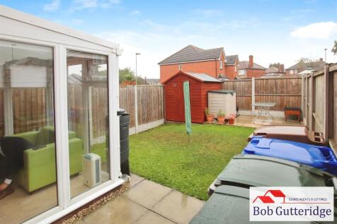ENCLOSED REAR GARDEN