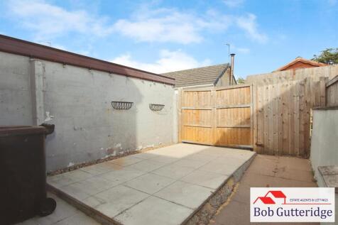 ENCLOSED REAR YARD
