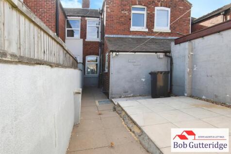 ENCLOSED REAR YARD