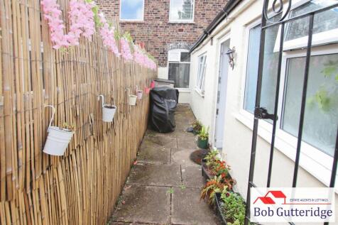 ENCLOSED REAR YARD