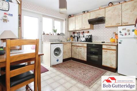 FITTED KITCHEN / DINER