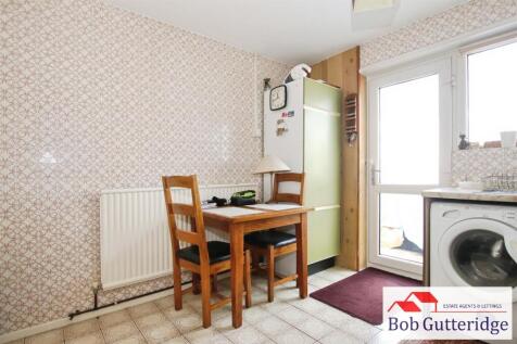 FITTED KITCHEN / DINER