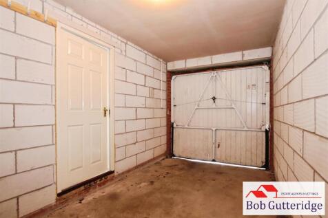 INTEGRAL SINGLE GARAGE
