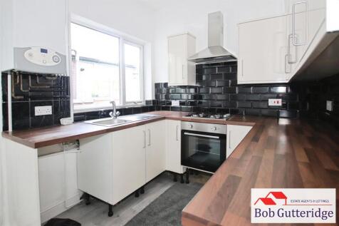 FITTED KITCHEN