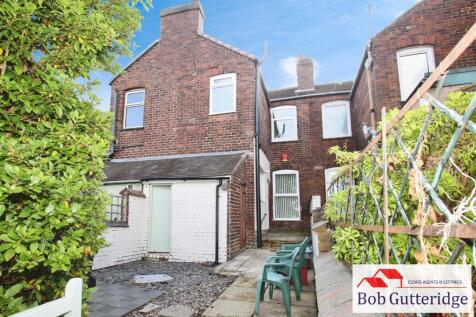 ENCLOSED REAR YARD