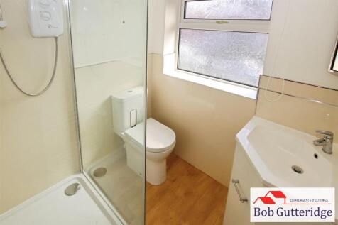 FIRST FLOOR SHOWER ROOM