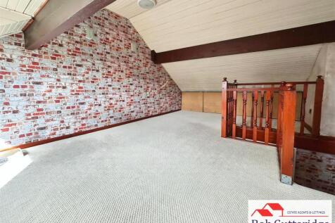 USABLE LOFT SPACE
