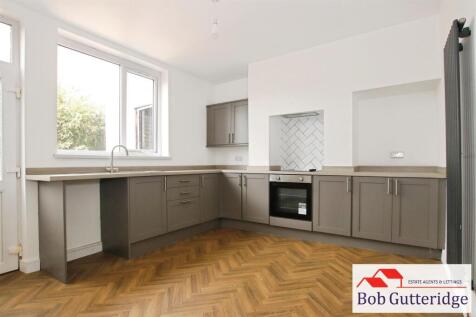 NEW FITTED KITCHEN / DINING ROOM