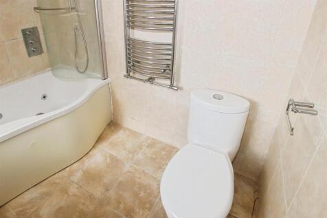 GROUND FLOOR BATHROOM