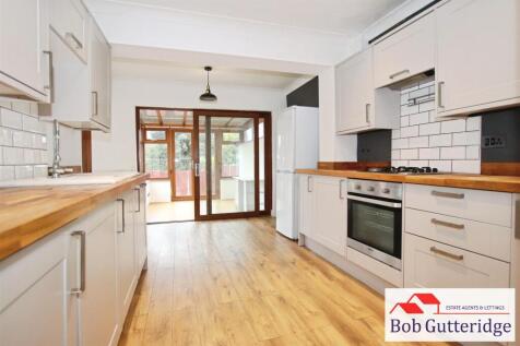 FITTED KITCHEN / DINING ROOM
